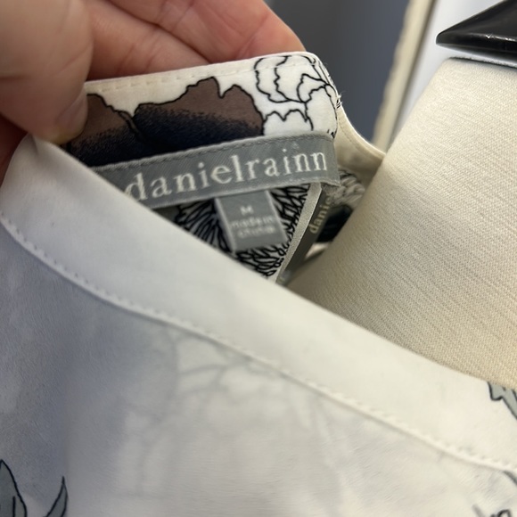 Cute Daniel Rain Ladies Blouse with Floral Design and 3/4 sleeves - Picture 6 of 6